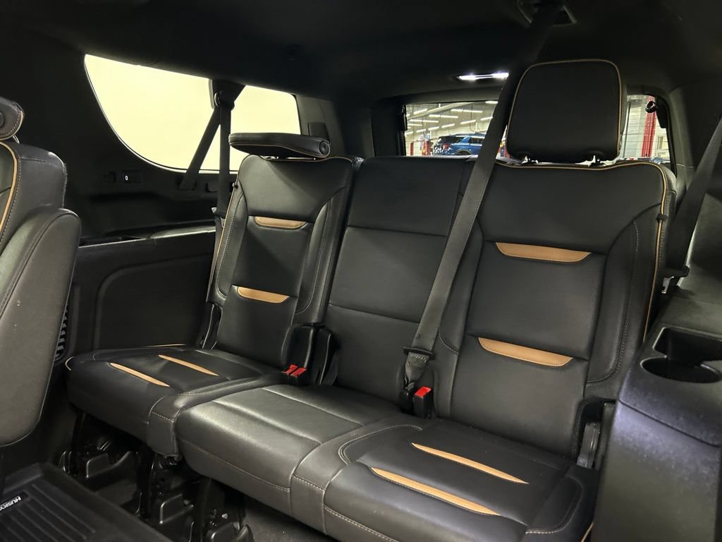 Used 2023 GMC Yukon XL AT4 w/ AT4 Premium Package AWD/4WD image 32