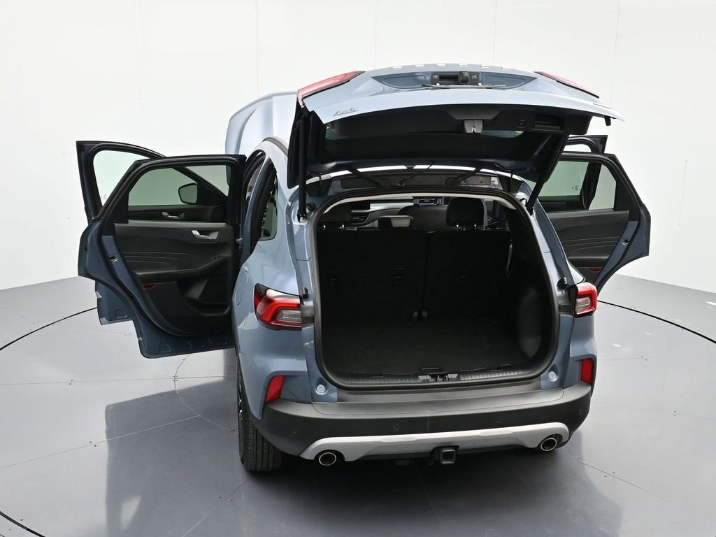 Certified 2025 Ford Escape SE w/ Class II Trailer Tow Package image 45