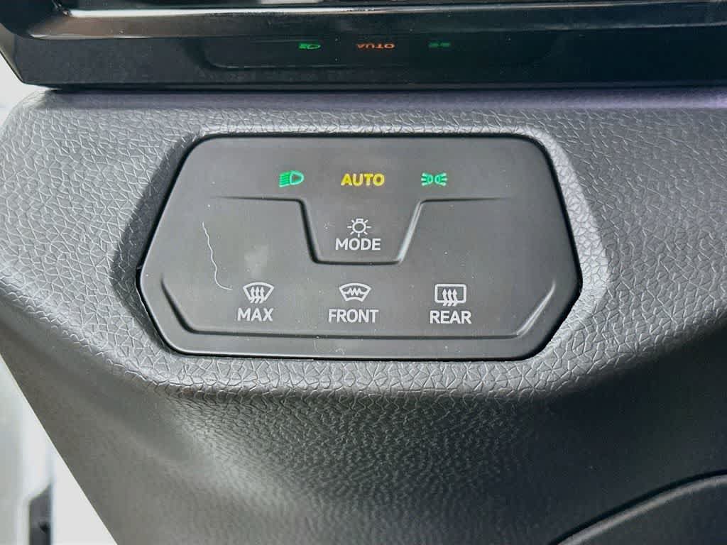 Used 2023 Volkswagen ID.4 Pro AWD/4WD image 25