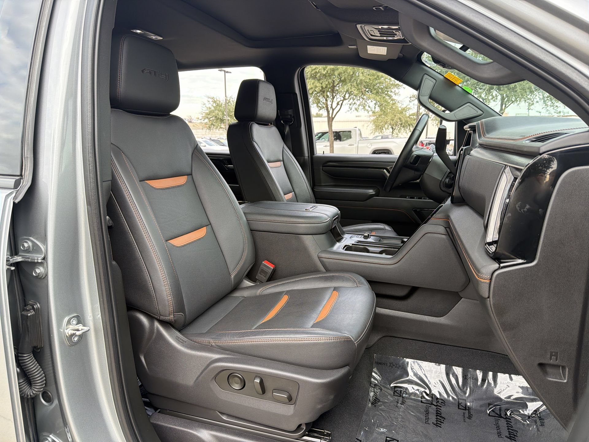 Used 2024 GMC Sierra 2500 AT4 w/ AT4 Premium Plus Package AWD/4WD image 25