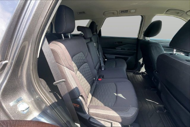 Used 2023 Nissan Pathfinder SV AWD/4WD image 29