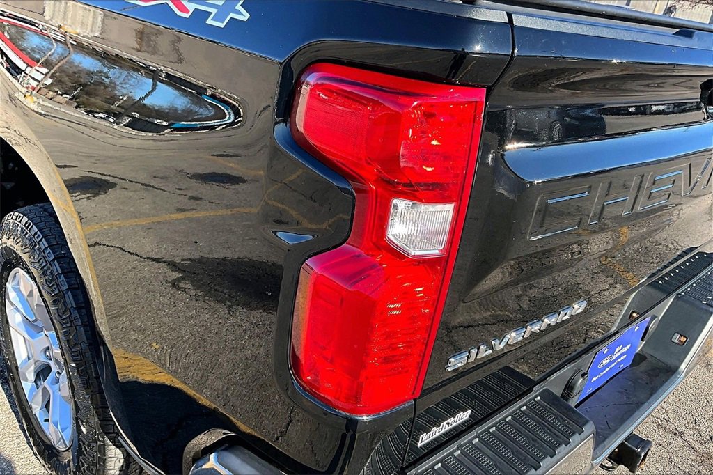Used 2023 Chevrolet Silverado 1500 LT image 31