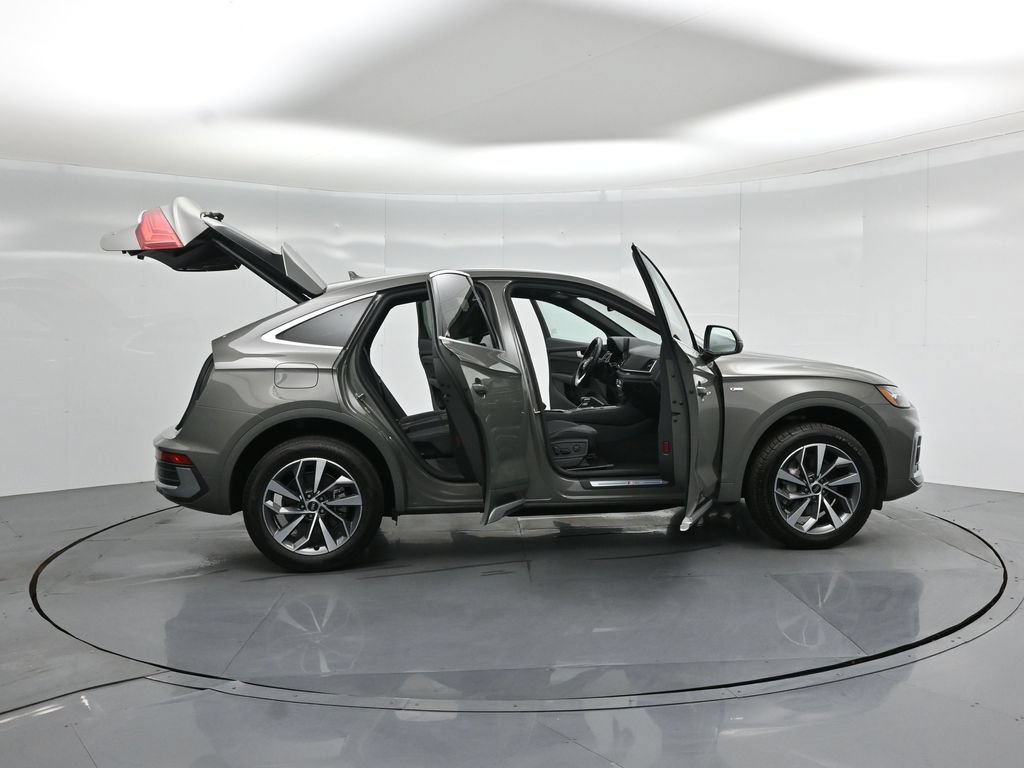Used 2023 Audi Q5 2.0T Premium w/ Convenience Package AWD/4WD image 4