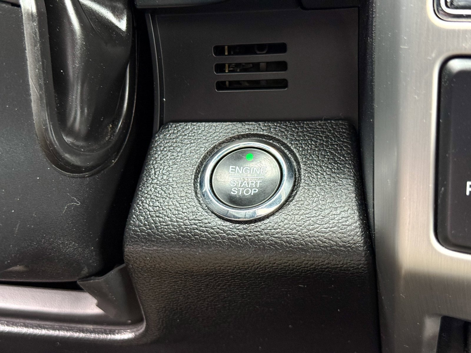 Certified 2020 Ford F250 Platinum w/ FX4 Off-Road Package image 22