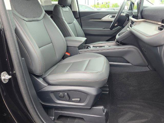 Certified 2025 Ford Explorer Active w/ Active Comfort Package AWD/4WD image 6