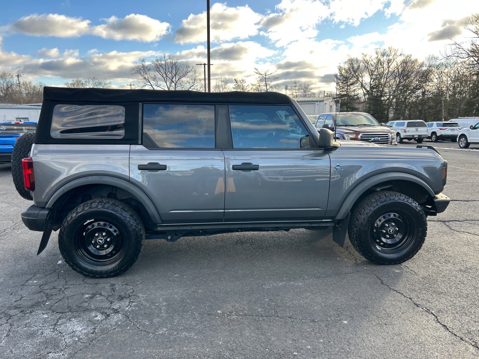 Certified 2022 Ford Bronco Black Diamond image 16