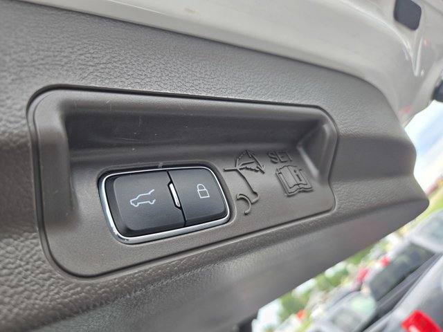 Certified 2023 Ford Explorer Platinum w/ Technology Package AWD/4WD image 36