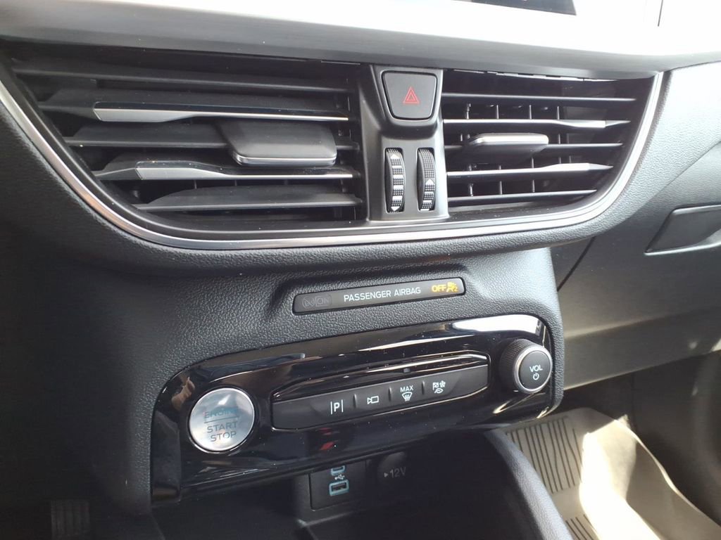 Certified 2023 Ford Escape Platinum w/ Class II Trailer Tow Package AWD/4WD image 22