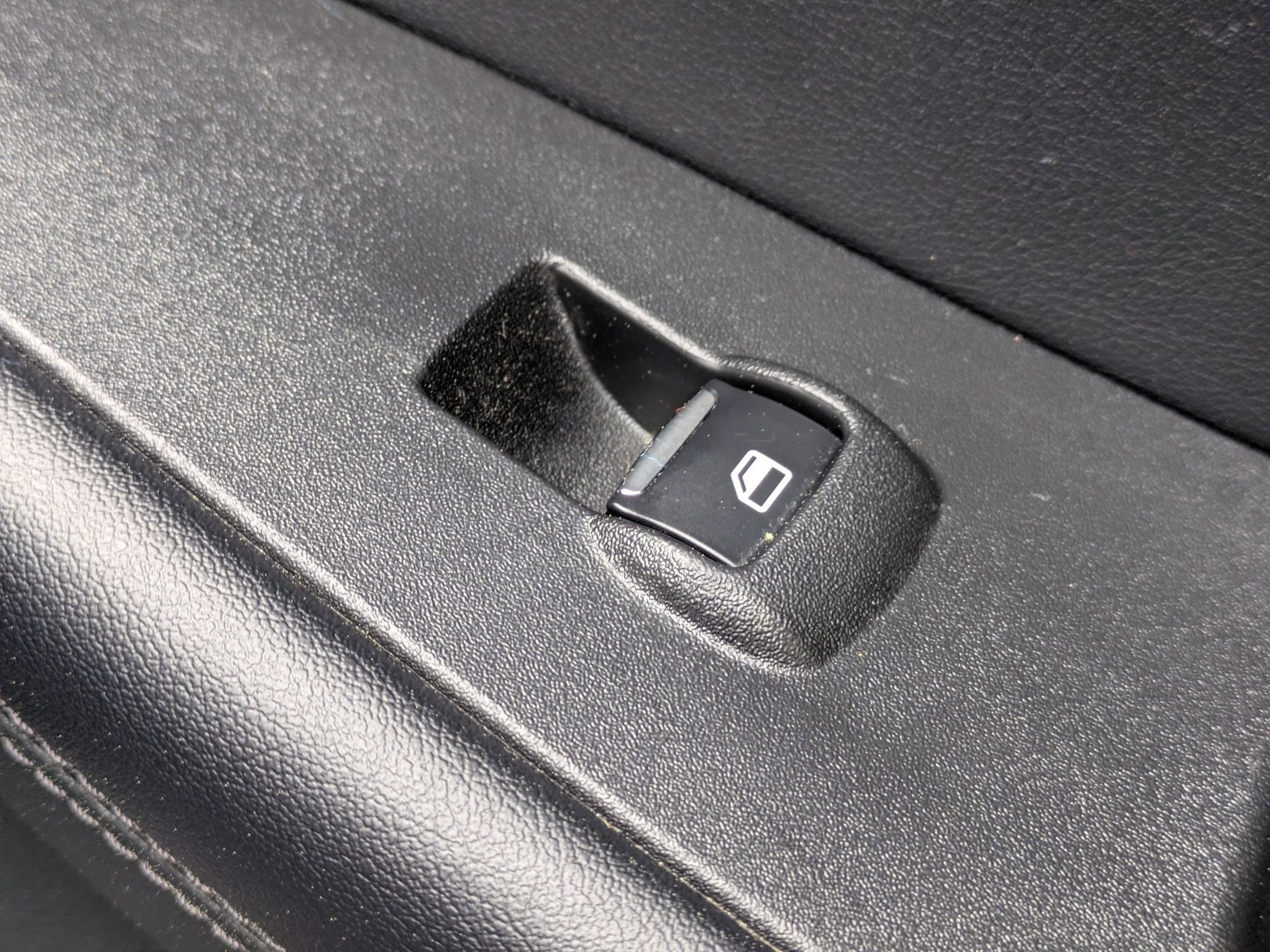 Certified 2023 Ford Edge SEL w/ Convenience Package image 35