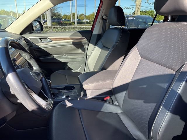 Used 2021 Volkswagen Atlas SE w/ Towing Package image 5