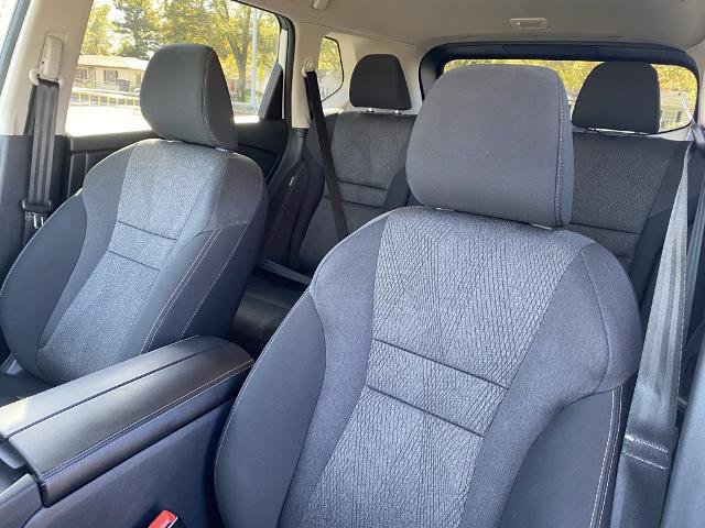 Used 2024 Nissan Rogue SV image 11