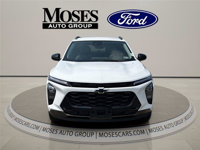 Used 2025 Chevrolet Trax ACTIV w/ Driver Confidence Package FWD image 2