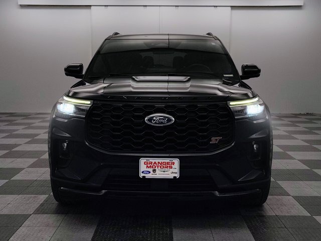 Certified 2025 Ford Explorer ST AWD/4WD image 6