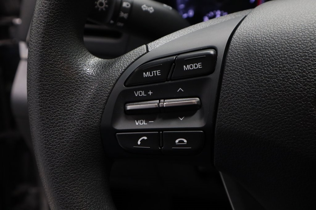 Used 2020 Hyundai Elantra SE w/ Winter Weather Package image 24