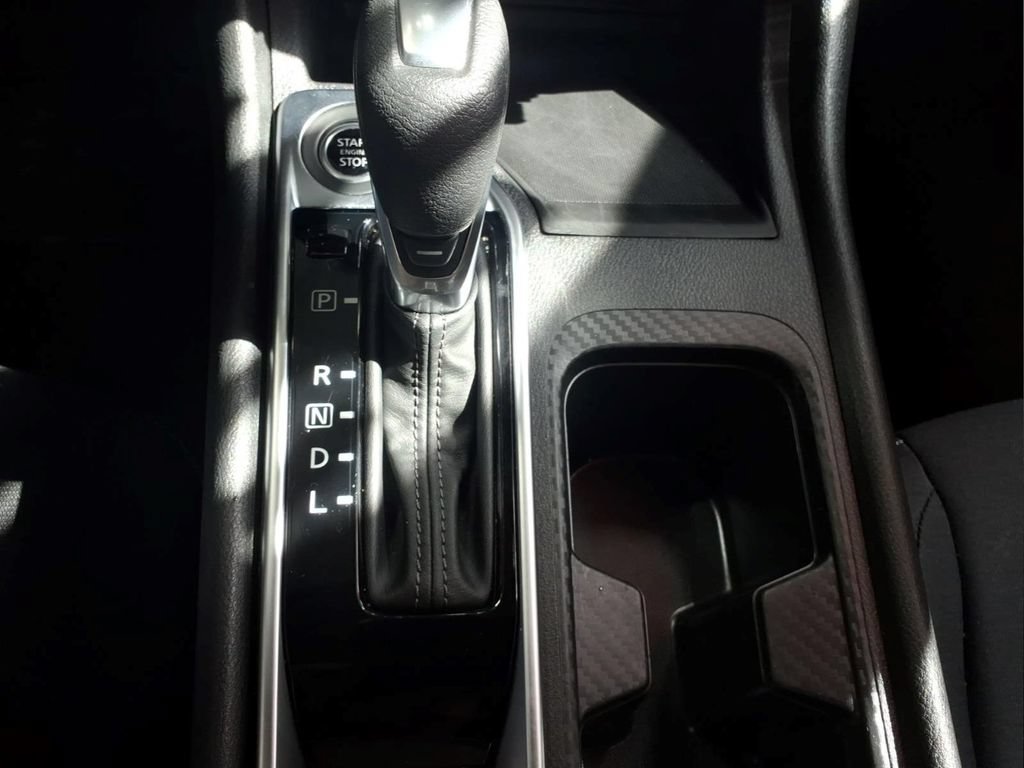 Used 2025 Nissan Sentra SV FWD image 13
