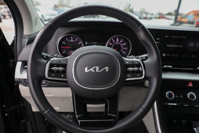Used 2024 Kia Carnival LX image 37