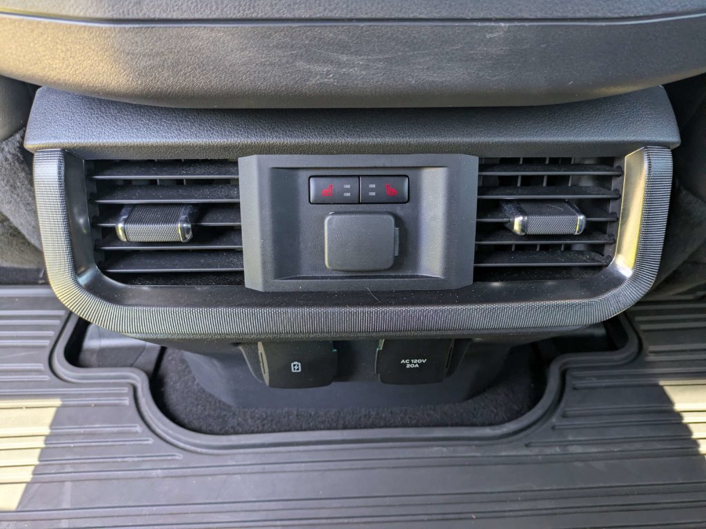 Certified 2023 Ford F150 Platinum w/ Equipment Group 701A High AWD/4WD image 17