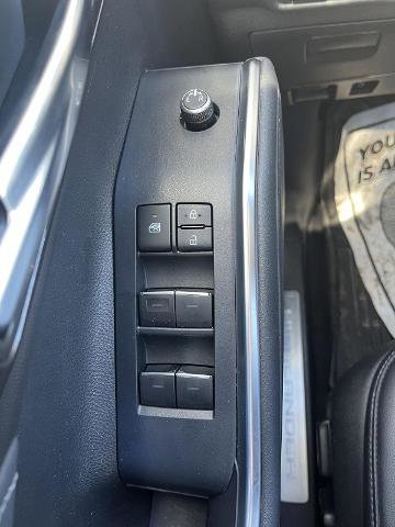 Used 2022 Toyota Highlander Limited image 11