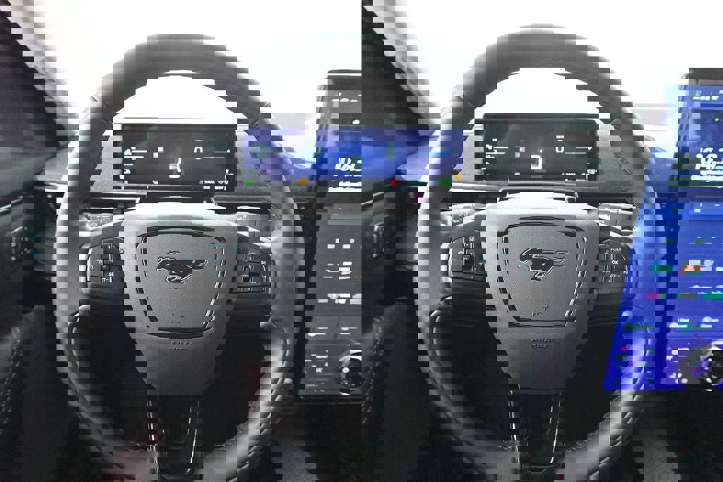 Certified 2025 Ford Mustang Mach-E Premium image 14