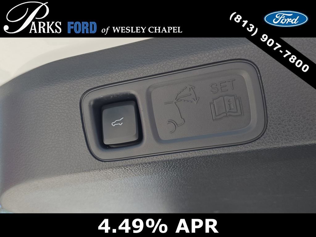 Certified 2023 Ford Expedition XLT image 9