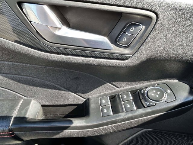 Certified 2025 Ford Escape ST-Line Select AWD/4WD image 21