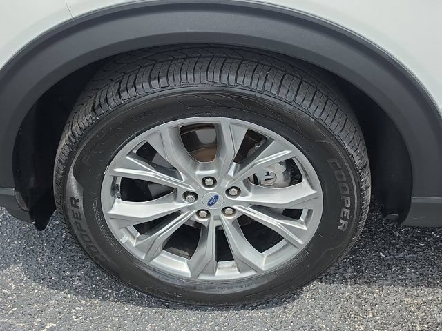 Certified 2023 Ford Explorer XLT w/ Equipment Group 202A RWD image 10