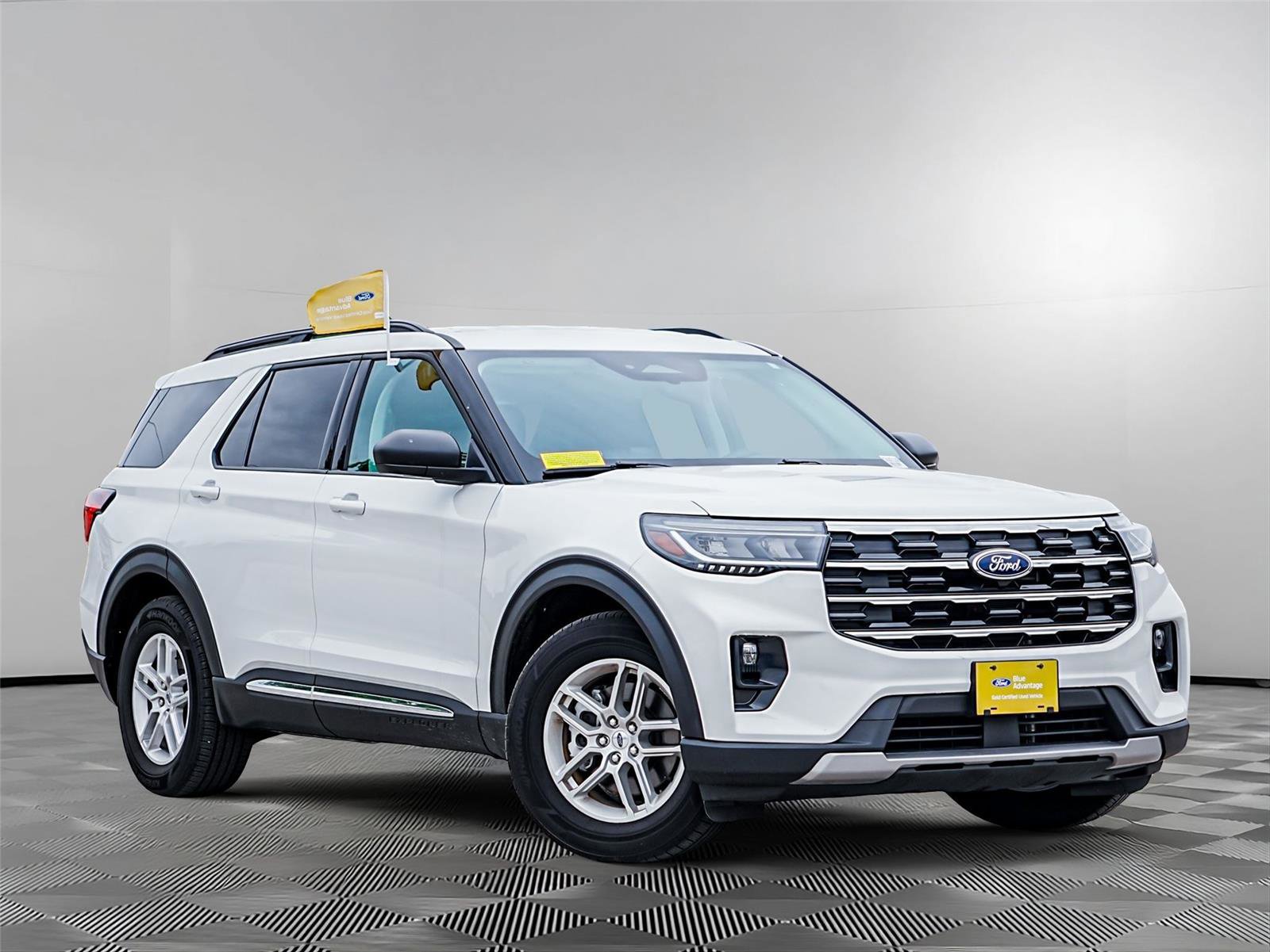 Certified 2025 Ford Explorer Active w/ Active Comfort Package RWD image 1