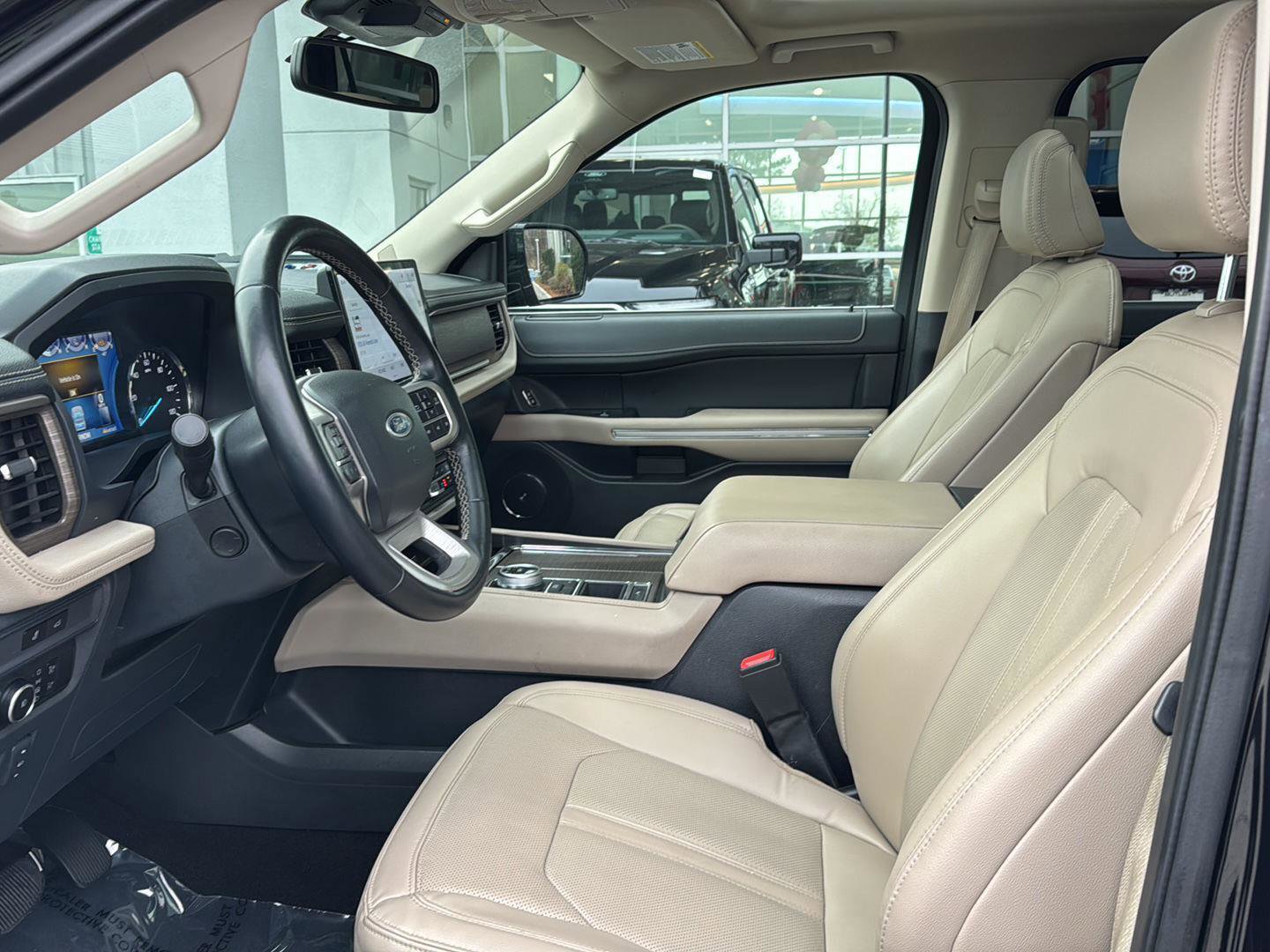 Certified 2023 Ford Expedition Limited image 8
