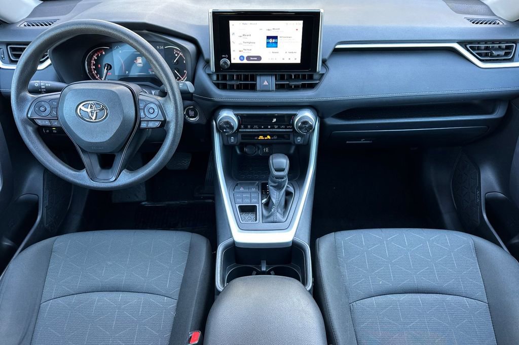 Used 2025 Toyota RAV4 XLE image 5