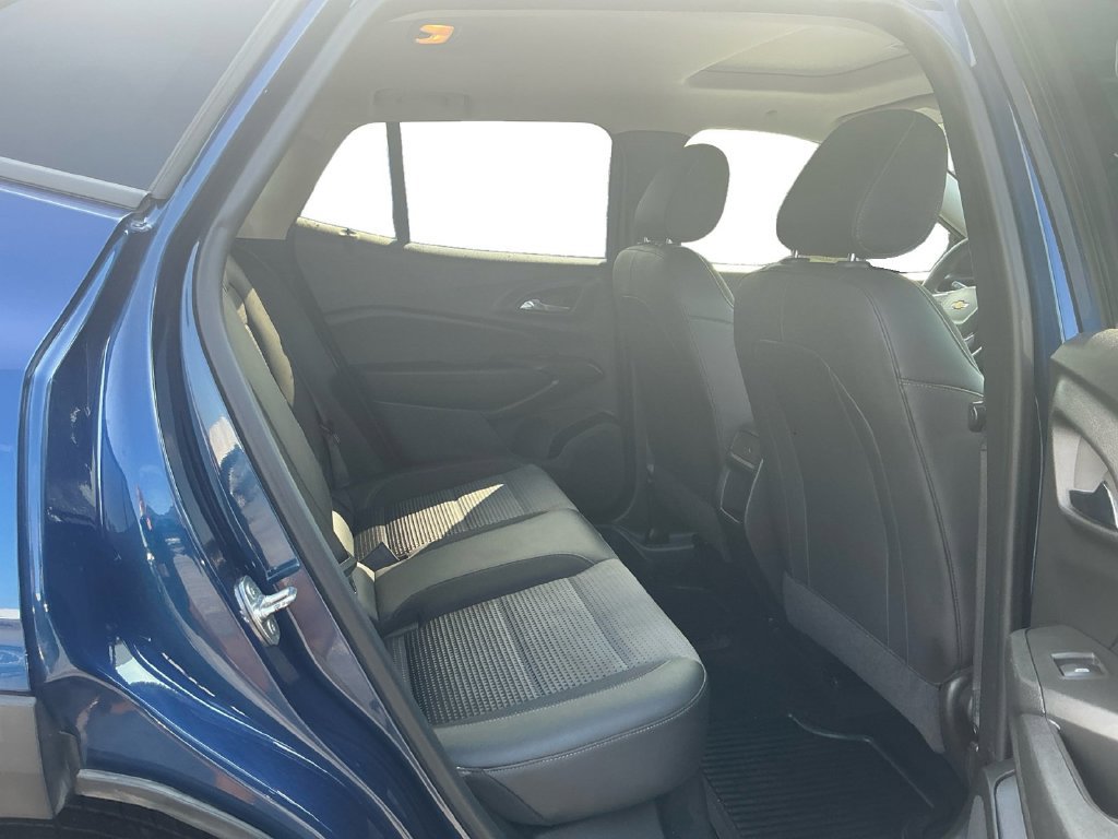 Used 2024 Chevrolet Trax LT w/ Sunroof Package FWD image 23