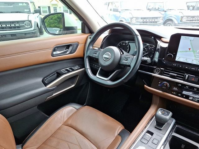 Used 2022 Nissan Pathfinder Platinum image 15