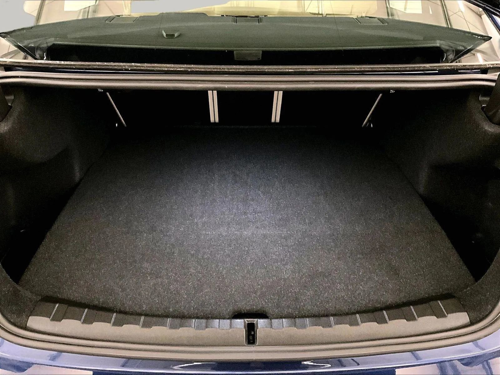 Used 2019 BMW 330i xDrive Sedan w/ Driving Assistance Package image 34