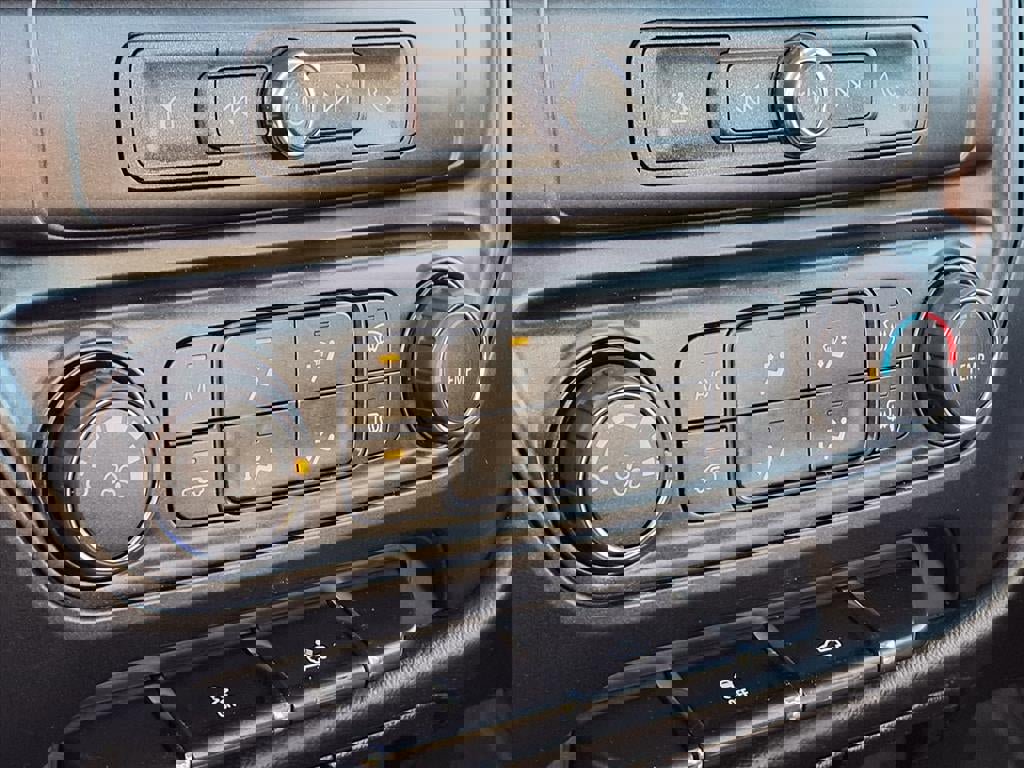 Used 2018 GMC Sierra 1500 4x4 Regular Cab w/ Sierra Convenience Package image 21