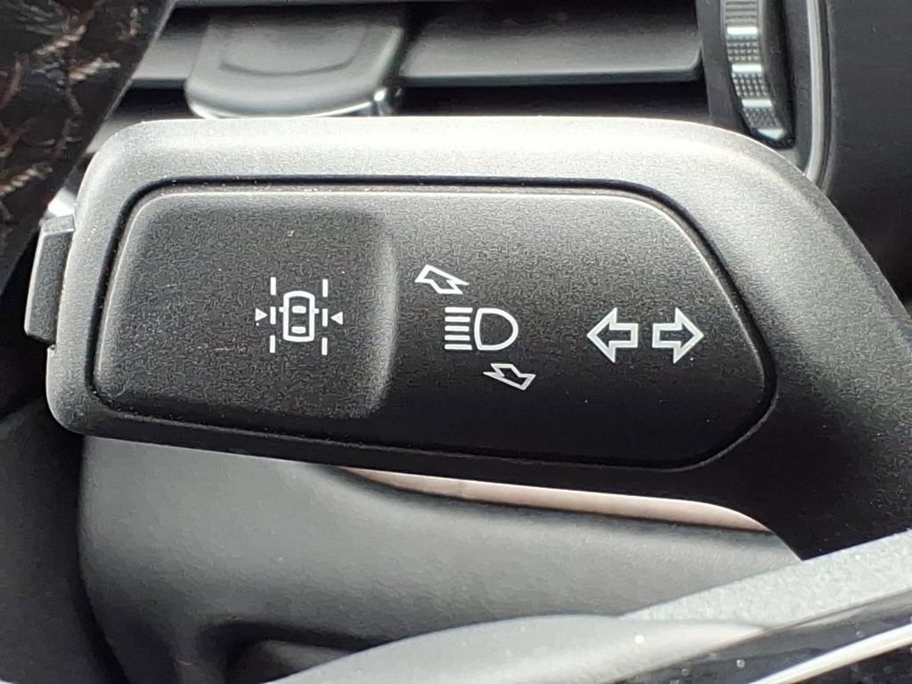 Certified 2023 Ford Explorer Platinum w/ Equipment Group 601A AWD/4WD image 27
