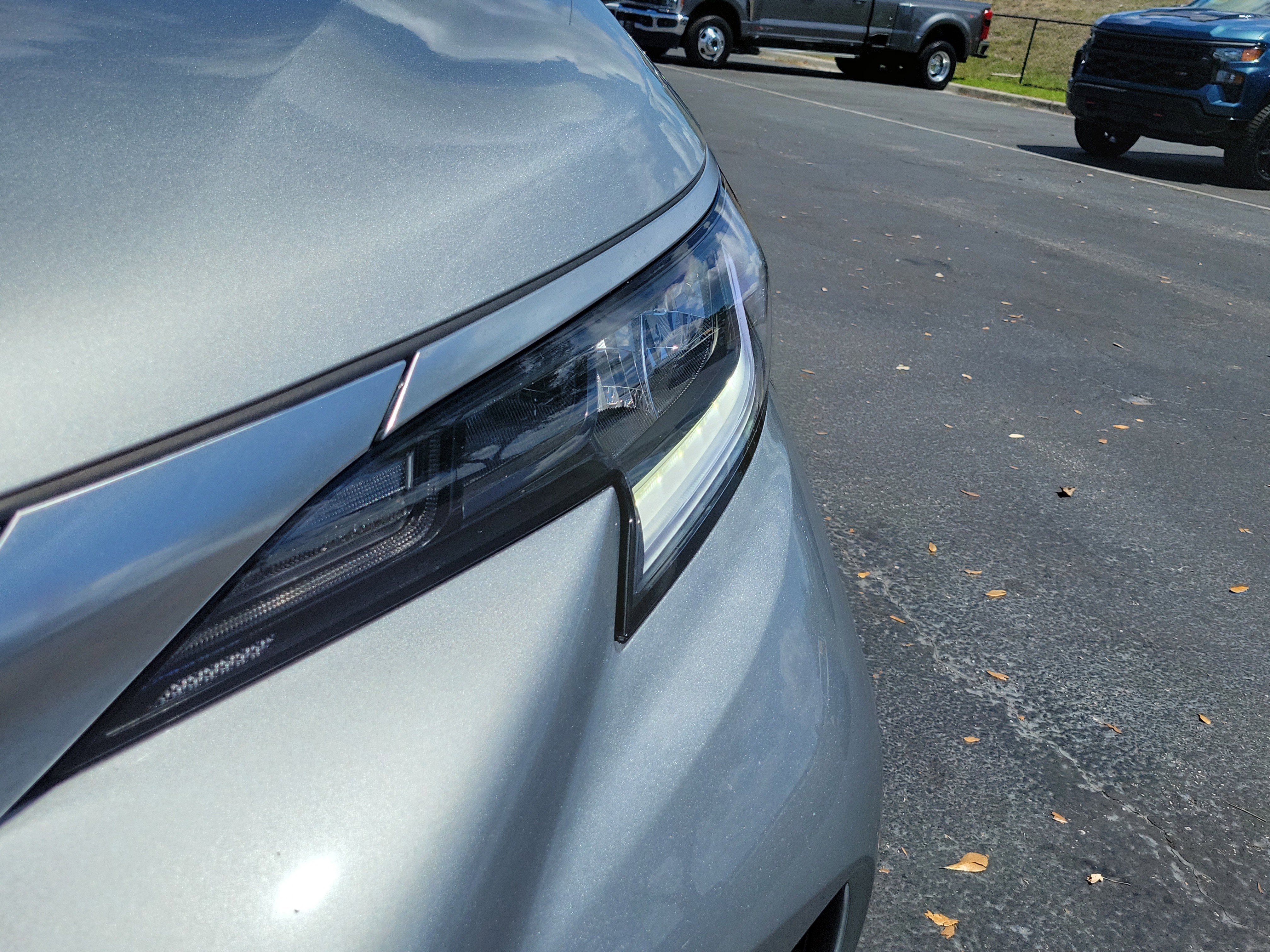 Used 2024 Toyota Sienna XSE w/ XSE Plus Package AWD/4WD image 6