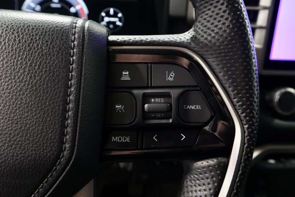 Used 2024 Toyota Tundra Limited AWD/4WD image 31