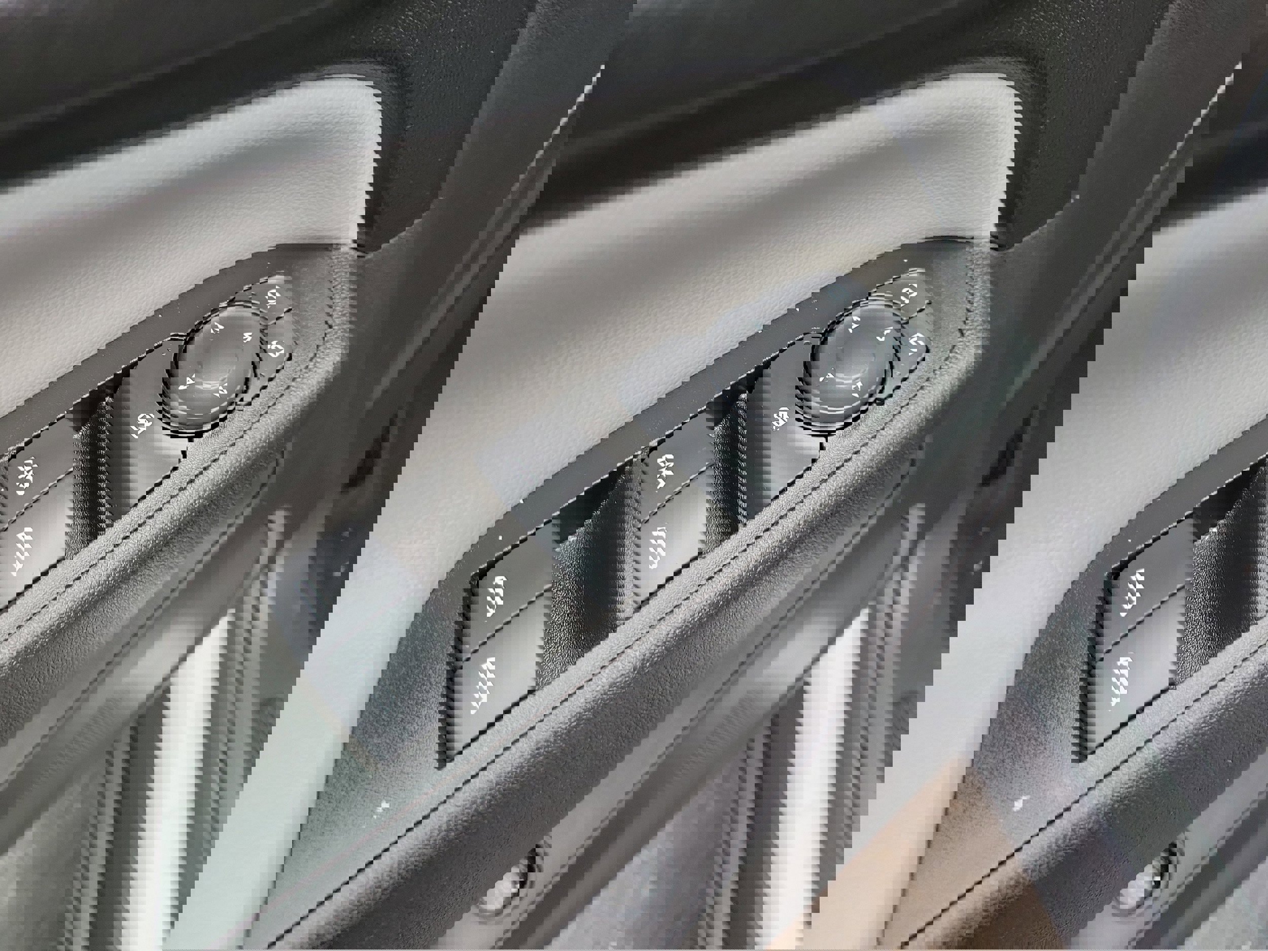 Used 2022 Chevrolet Equinox LT image 18