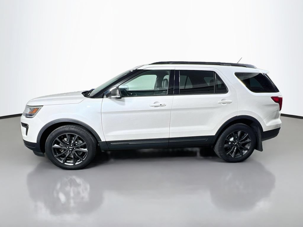 Certified 2018 Ford Explorer XLT w/ Equipment Group 202A AWD/4WD image 4