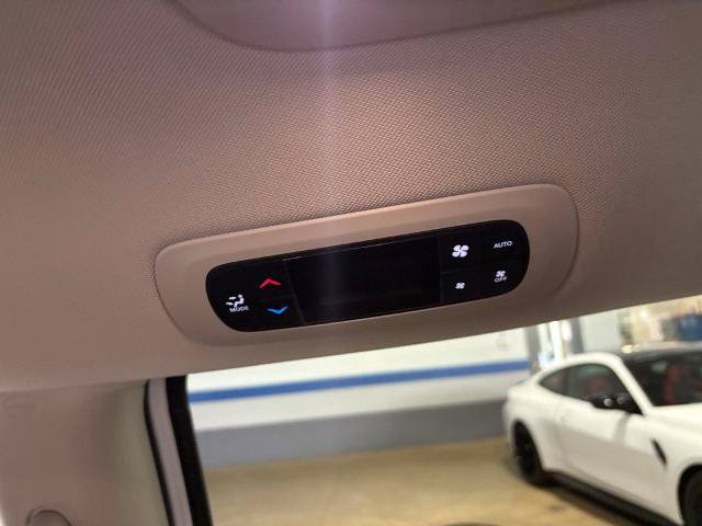 Used 2022 Chrysler Pacifica Touring-L FWD image 28