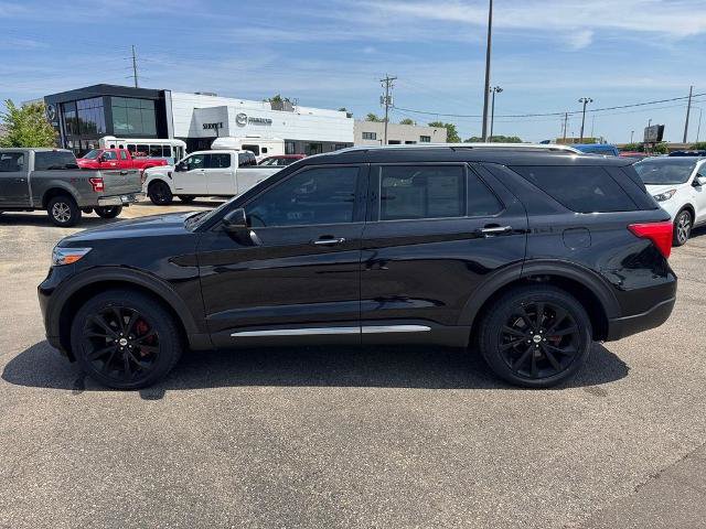 Certified 2021 Ford Explorer Platinum w/ Equipment Group 601A AWD/4WD image 3