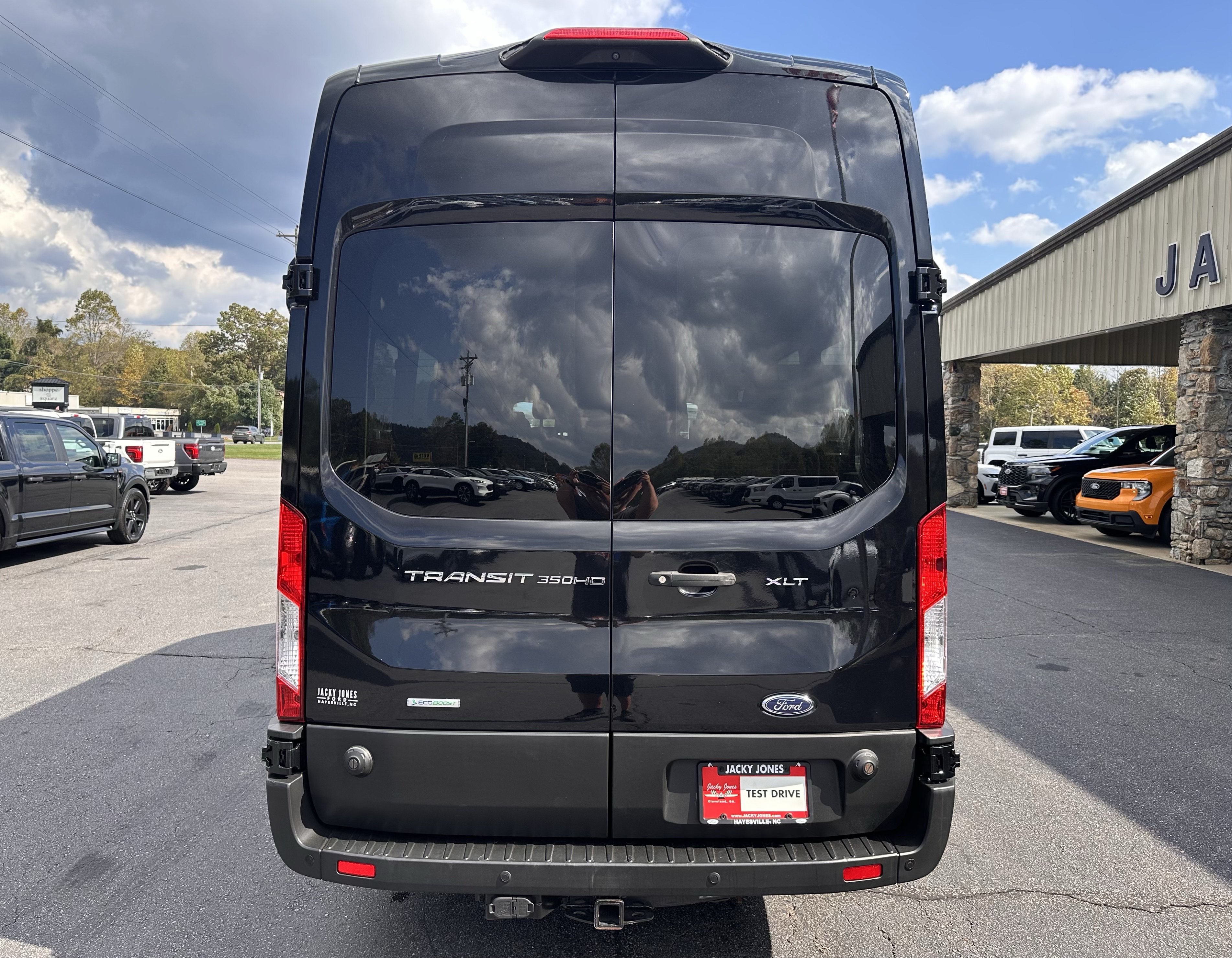 Certified 2019 Ford Transit 350 XLT RWD image 7