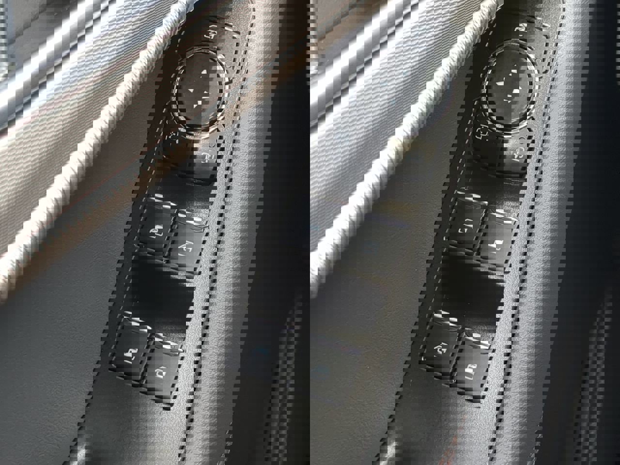 Certified 2025 Ford Explorer Active w/ Active Comfort Package image 22