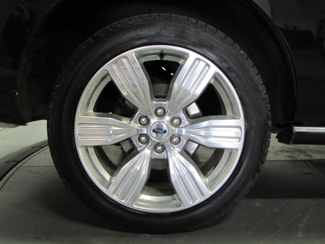 Certified 2024 Ford Expedition Platinum AWD/4WD image 9