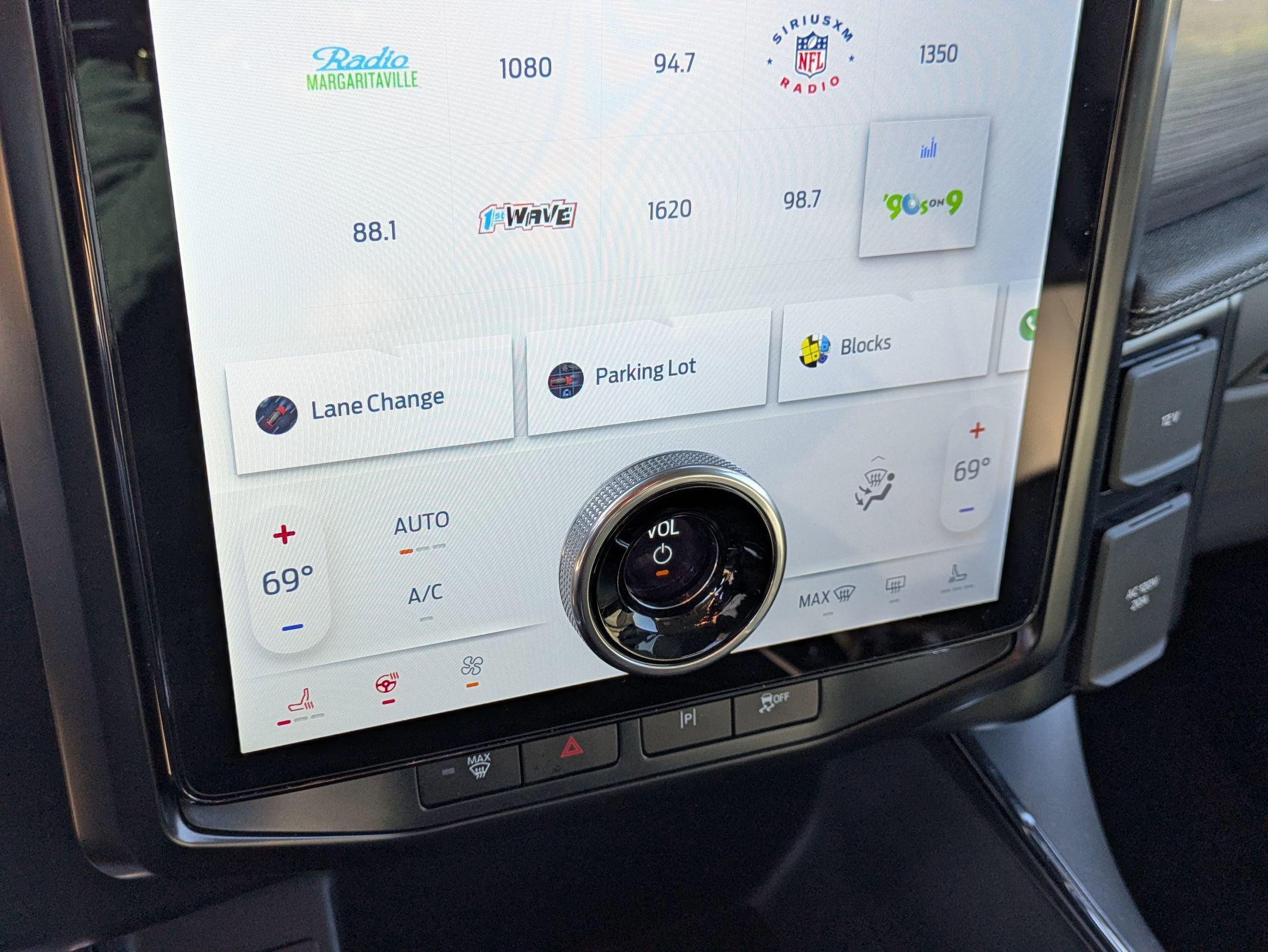 Certified 2025 Ford F150 Lightning Flash image 27