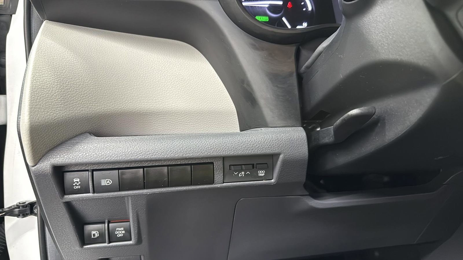 Used 2024 Toyota Sienna LE image 16