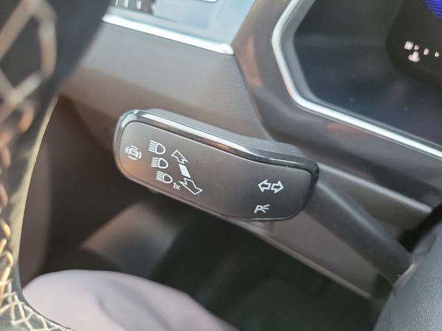 Used 2022 Volkswagen Tiguan SE AWD/4WD image 18