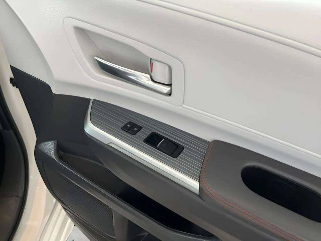 Used 2021 Toyota Sienna XSE FWD image 8