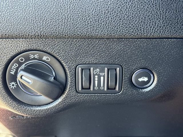 Used 2022 Chrysler 300 Touring w/ Sport Appearance Package RWD image 19