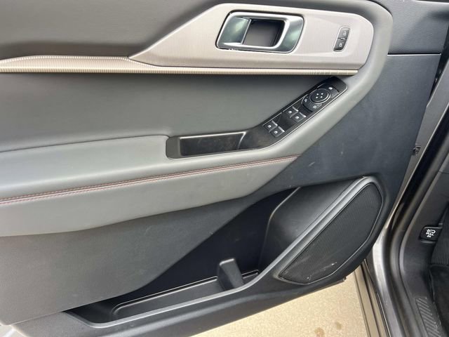 Certified 2025 Ford Explorer Active w/ Active Comfort Package AWD/4WD image 18
