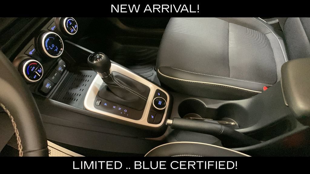 Used 2024 Hyundai Venue Limited FWD image 33